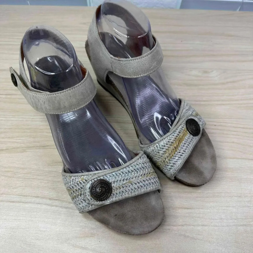 Taos Shoes Women's Size 41 Brown Woven Leather Ankle Strap Wedge Boho Sandals‎